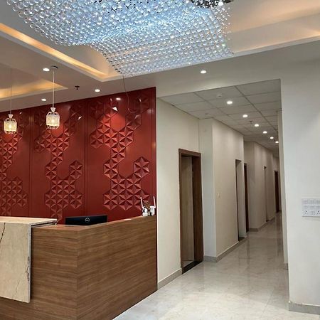 Hotel Satsang Grand Varanasi Eksteriør bilde