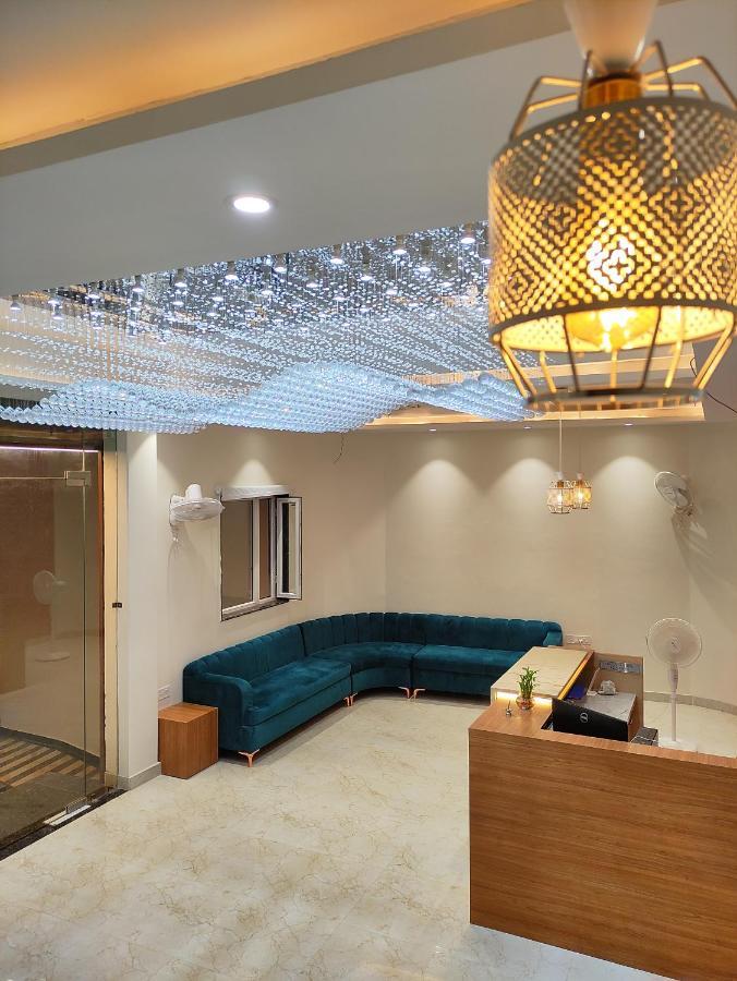 Hotel Satsang Grand Varanasi Eksteriør bilde