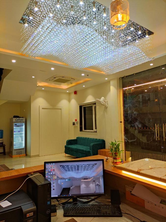 Hotel Satsang Grand Varanasi Eksteriør bilde